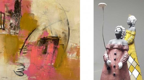Der linke Teil des Bildes zeigt eine abstrakte Malerei in Rosa- und Ocker-Tönen. Der rechte Teil des Bildes zeigt zwei Plastiken in Form von Frauenkörpern mit rosa und gelbem Kleid.